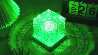 Ocean Wave Projector Light, 16-Color Cube Water Lamp, 3D Holographic Water Ripple Romantic Ambient Lighting for Child's Room，Aurora Night Light，Birthday and Christmas Gifts for Children 🌌